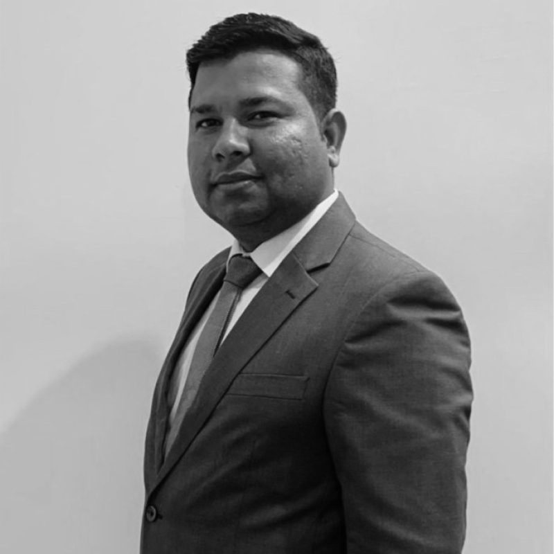 Izzat Ali Khan bw